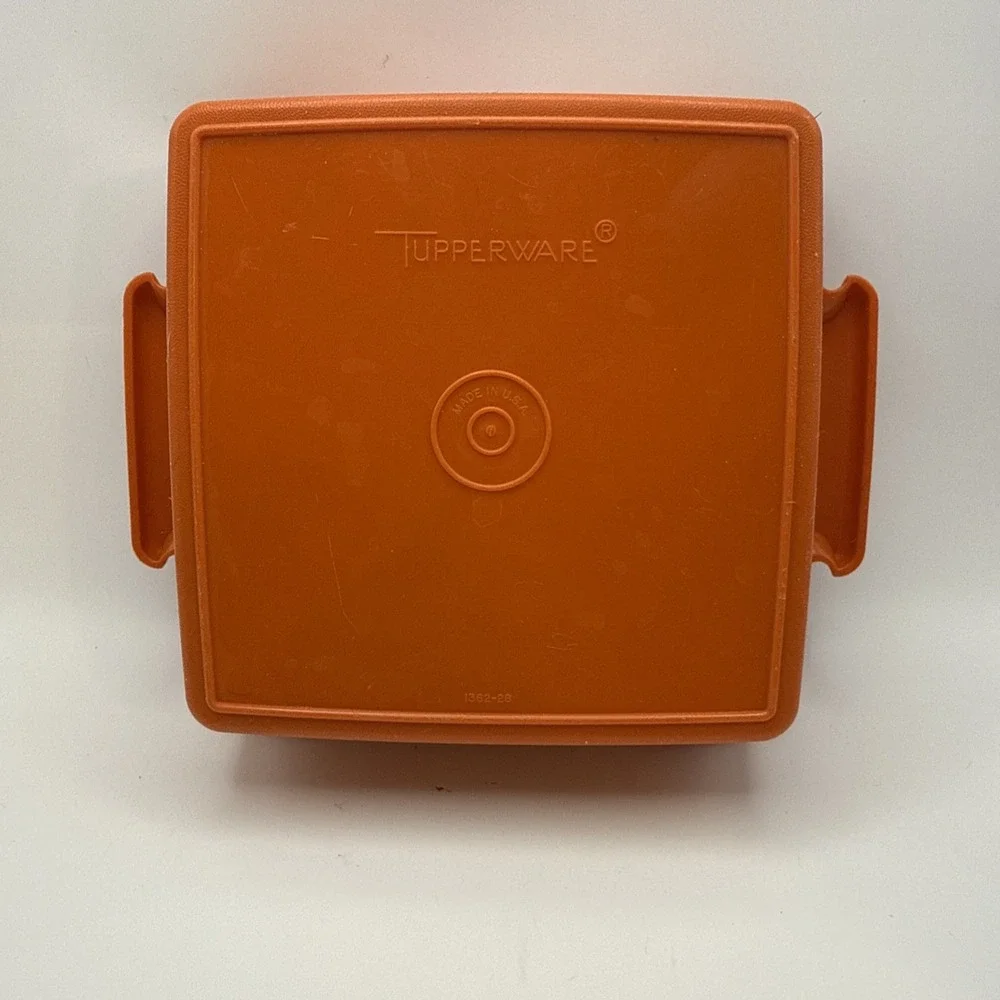 Vintage Tupperware 1362 Orange Square‎ Away Sandwich 1363 Lid
